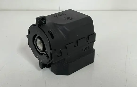 BMW X3 E83 Ignition lock contact 6901961