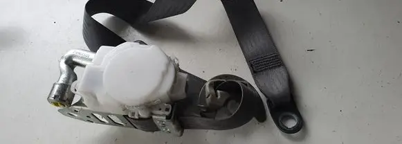 Toyota Prius (XW30) Front seatbelt J082531