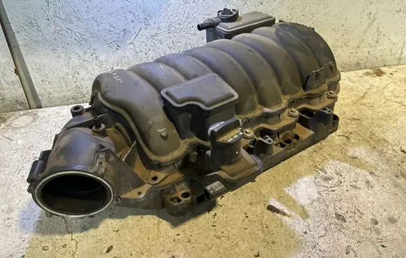 Dodge Challenger Intake manifold 05038525AG 2051B0C32