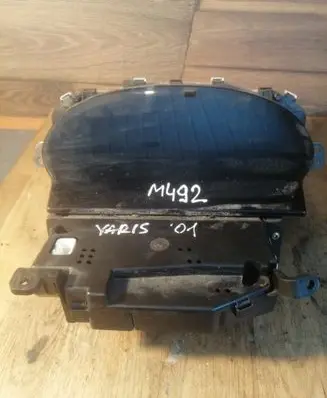 Toyota Yaris Speedometer (instrument cluster)