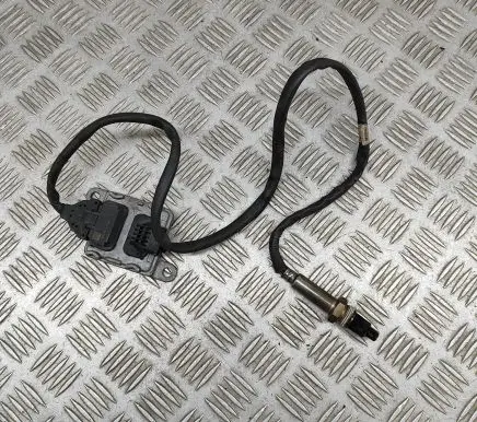 Volkswagen PASSAT B8 Lambda probe sensor 04L907805DC A2C15226400