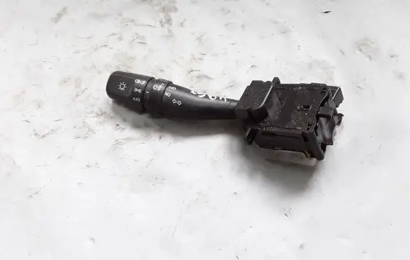 KIA Sorento Indicator stalk 3283AA