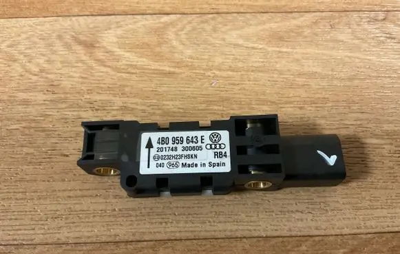 Porsche Cayenne (9PA) Airbag deployment crash/impact sensor 4B0959643E 201748300605