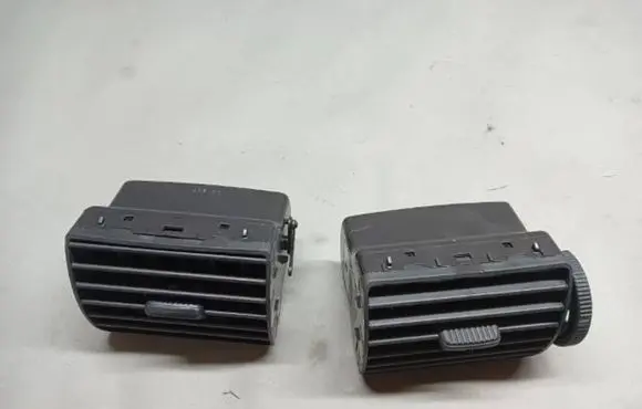 Volkswagen Fox Dashboard side air vent grill/cover trim