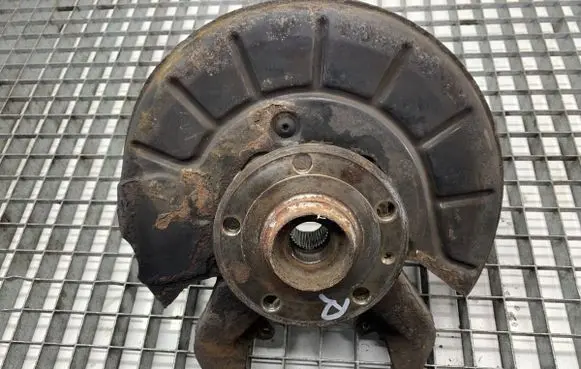 Skoda Octavia Mk2 (1Z) Front wheel hub spindle knuckle 