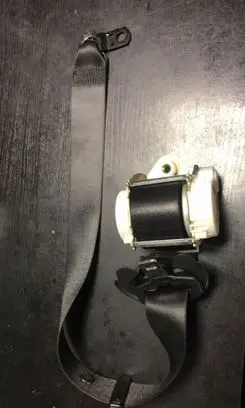 BMW X3 E83 Front seatbelt 34003071