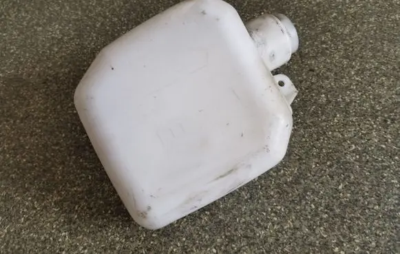 Vacuum air tank