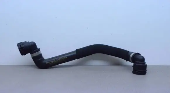 Mercedes-Benz GLC X253 C253 Engine coolant pipe/hose A2135017400