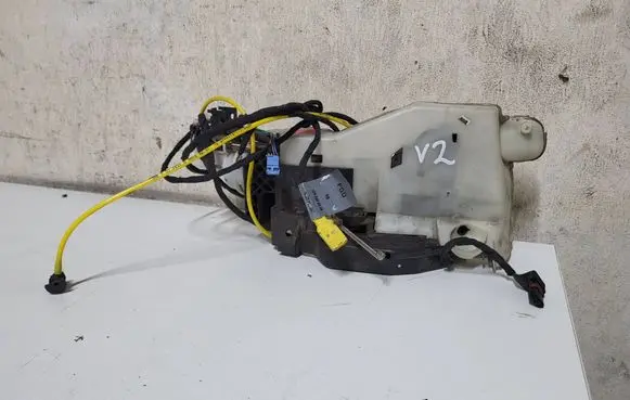 Mercedes-Benz S W220 Front door lock 2207200535