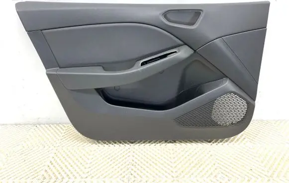 Renault Clio V Front door card panel trim