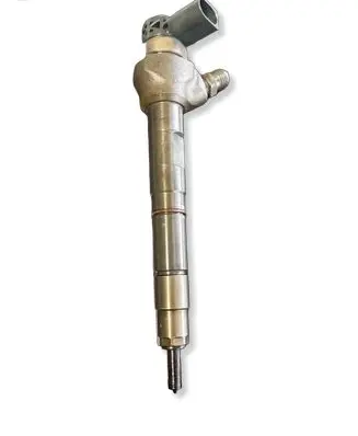 Volkswagen Tiguan Fuel injector 0445110647 03L130277Q