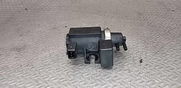 BMW X5 E53 Turbo solenoid valve 72278600 04T117 2247906