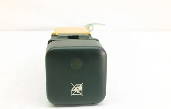Peugeot 206 Child safety switch 
