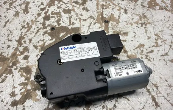 Volvo XC70 Sunroof motor/actuator 39868324