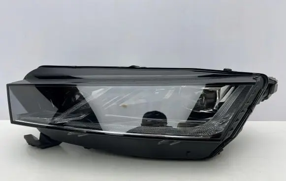 Skoda Octavia Mk4 Headlight/headlamp 5E4941015A