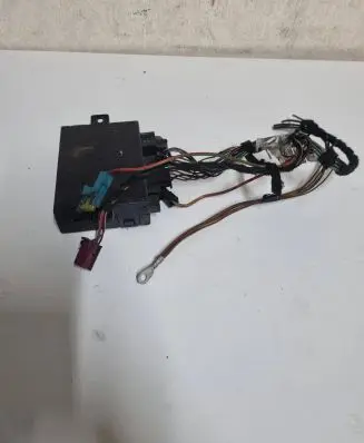 Mercedes-Benz C W203 Tow bar relay 0295456732 5DS00810200