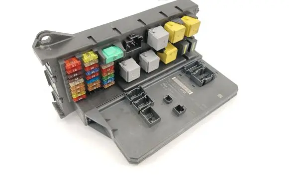 Mercedes-Benz Sprinter W906 SAM control unit A9069006701
