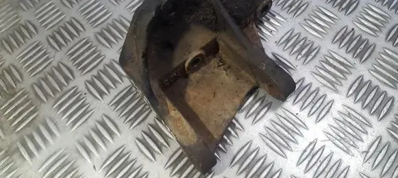 Nissan Sunny Engine mounting bracket 4524