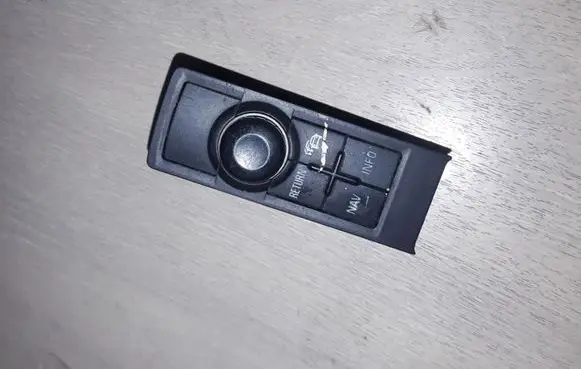 Head unit multimedia control