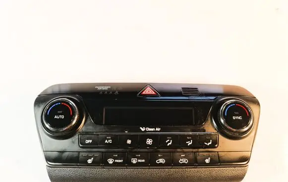 Hyundai Tucson TL Climate control unit 97250D7230TRY