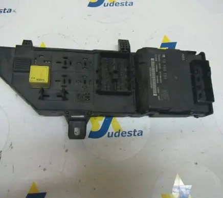 Opel Vectra C Central body control module 13193589