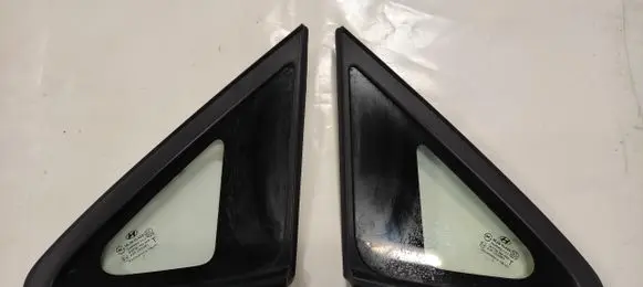 Hyundai ix35 Rear side window