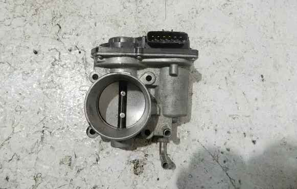 Toyota RAV 4 (XA40) Throttle valve 220300q01Aw3GGGH