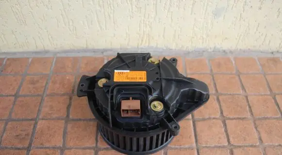 Audi A4 S4 B6 8E 8H Heater fan/blower 8E1820021E