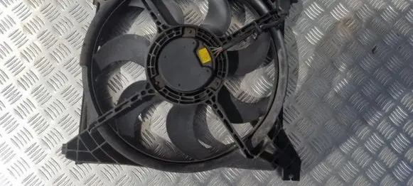 Hyundai Sonata Radiator cooling fan shroud 2538638050 25386-38050