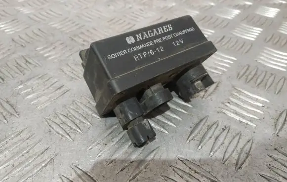Volvo S40, V40 Glow plug pre-heat relay 7700867558C