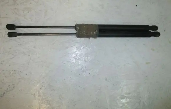 Opel Zafira B Shock absorber/damper mounting bracket 