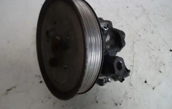 Audi A6 S6 C6 4F Power steering pump mounting bracket 