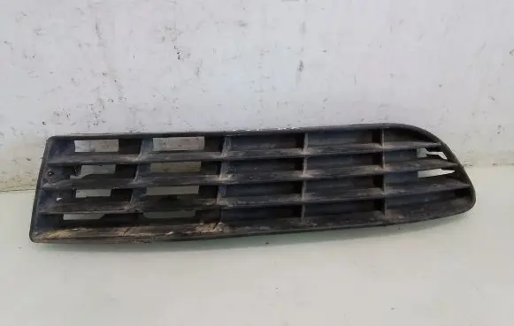 Audi A6 S6 C4 4A Front bumper lower grill