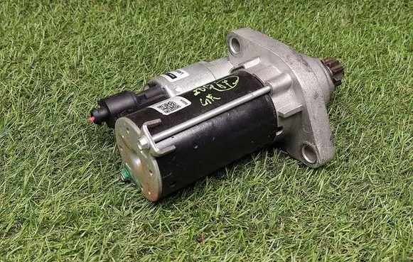 Volkswagen PASSAT B6 Starter motor P0E48101 241112