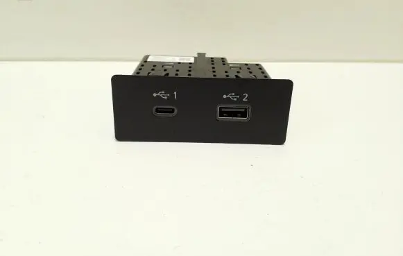 Nissan Qashqai J12 USB socket connector 284H36RA2A