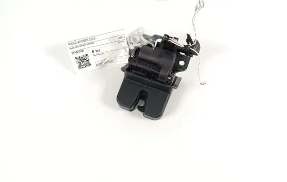 Loading door lock
