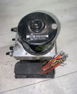 Ford Focus ABS Pump 0040296680 10096001193 P035127D09