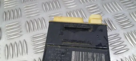 Glow plug pre-heat relay