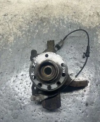 Opel Zafira B Front wheel hub