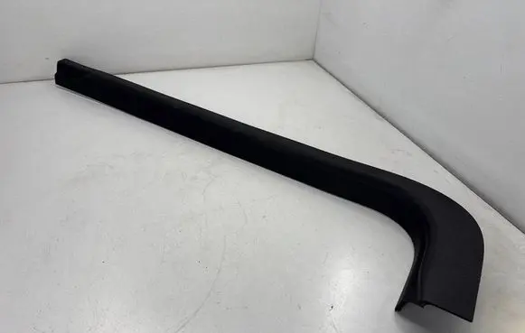 Chevrolet Camaro Front sill trim cover 84339479 84339480 23370388
