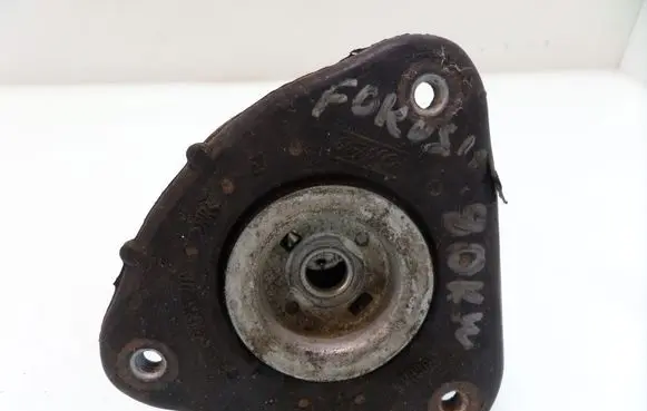 Ford Focus Front shock absorber mounting bracket 3M513K100DB