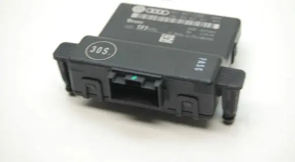 Audi TT TTS Mk2 Gateway control module 1K0907530G