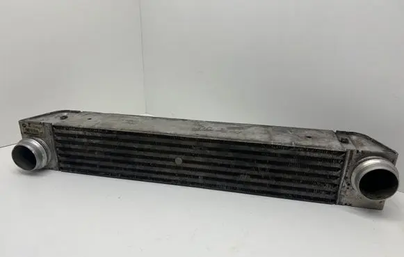 BMW 5 E60 E61 Intercooler radiator 7795823 F6438