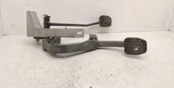 BMW 3 E36 Pedal assembly 1161962