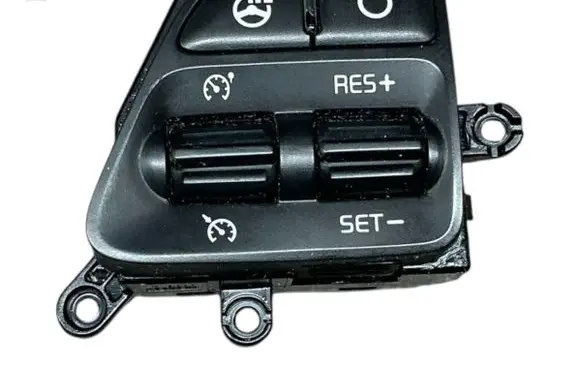 KIA Ceed Steering wheel buttons/switches 49D29B1400 2012424