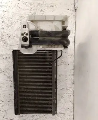 Air conditioning (A/C) radiator (interior)