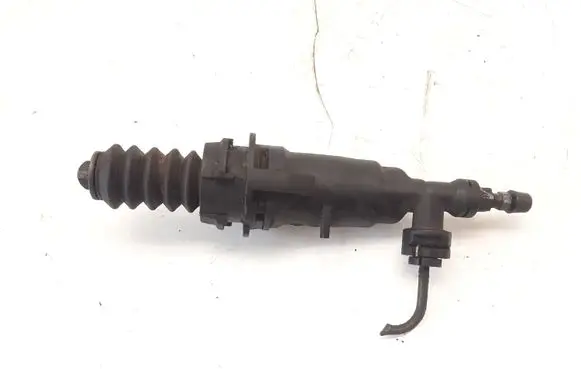 Clutch slave cylinder