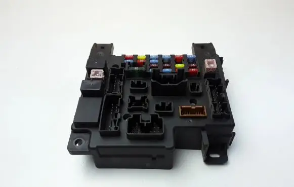 Citroen C-Crosser Fuse module 8637A318
