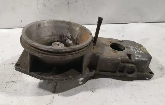 Audi 100 200 5000 C3 Fuel distributor 035133353AB 0438120185