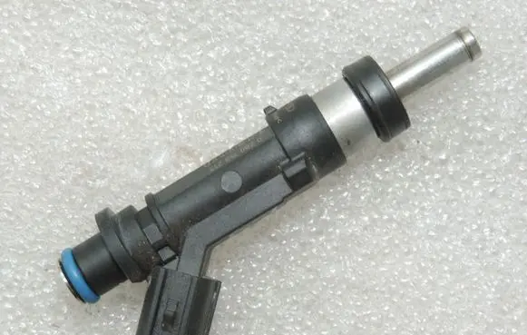 Toyota Yaris Fuel injector